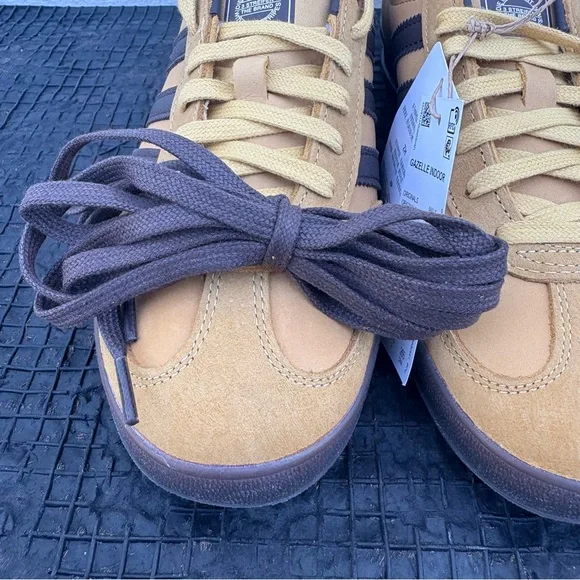 adidas Originals Gazelle Sneakers in Tan and Brown - Picture 5 of 12